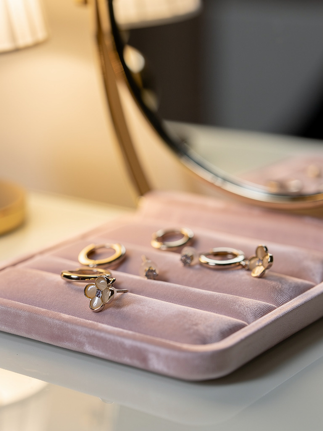 14k Altın Kaplama Çiçek Çelik Küpe