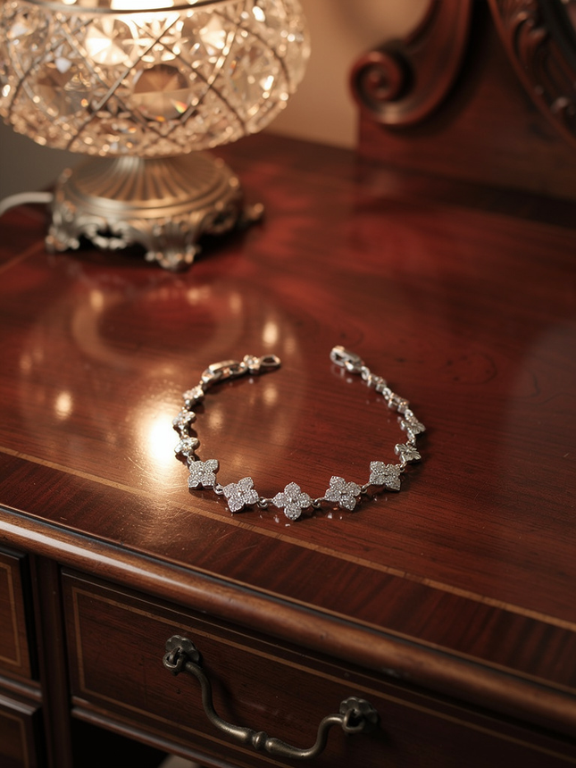 Gümüş Çiçekli Çelik Bileklik